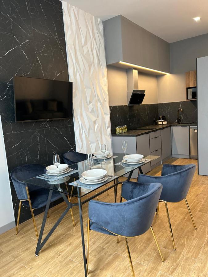 לבוב Central Family Boutique Apartments 2 מראה חיצוני תמונה