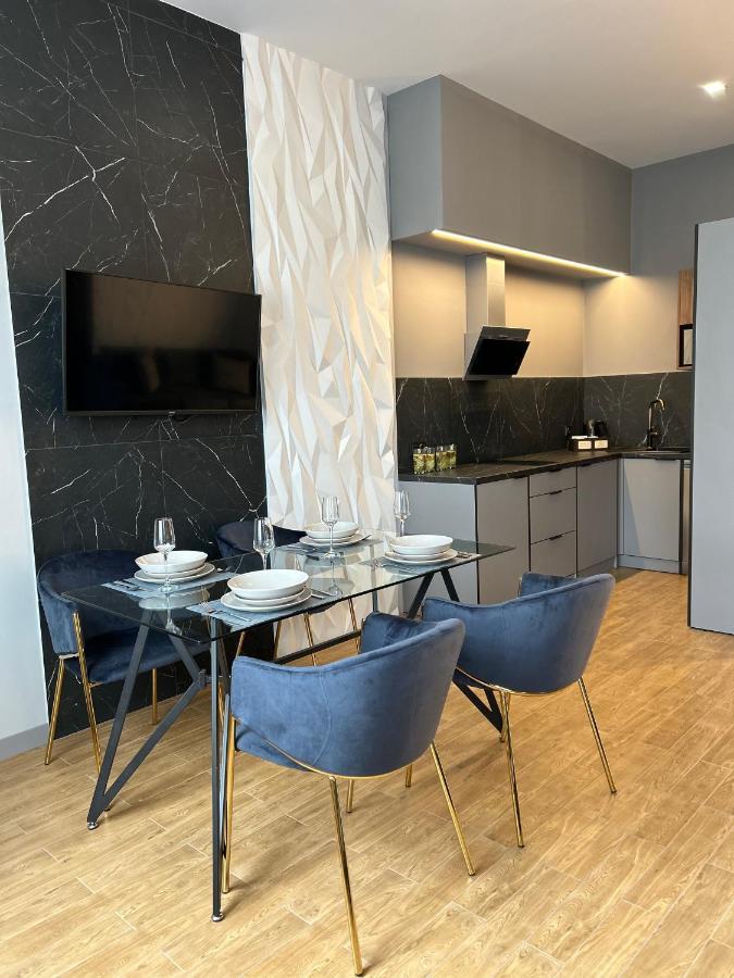 לבוב Central Family Boutique Apartments 2 מראה חיצוני תמונה